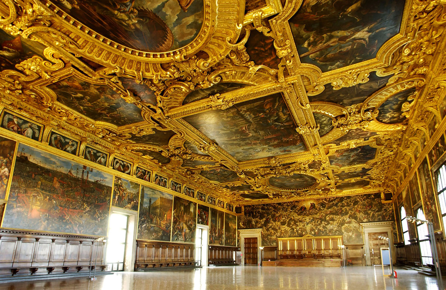 Art lovers in Venice will want to visit Saint Mark's Basilica and Doge's Palace, both located in Piazza San Marco, to see their stunning interiors.