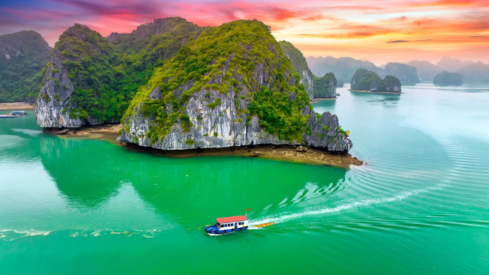 asia cruise: hong kong, ho chi minh & singapore