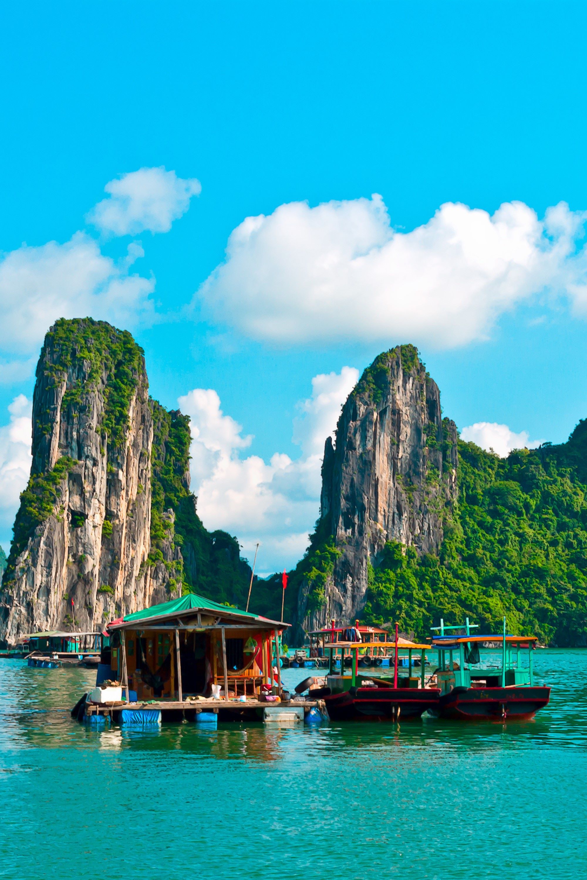 watersidecliffs with boats