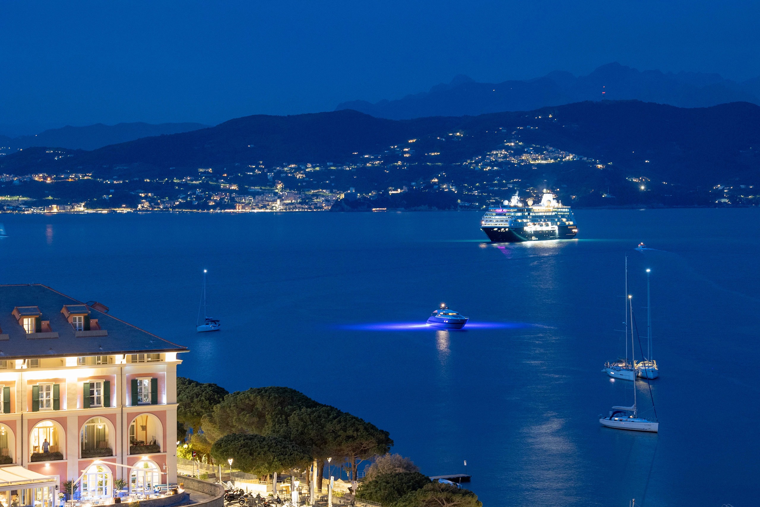 Onboard Internet | Azamara Cruises