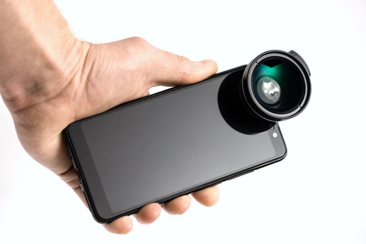 Smartphone and lens
