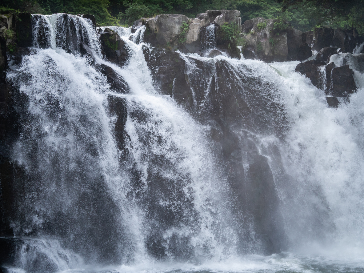 Sekinoo Falls is located in Miyakonojo City, Miyazaki, Japan. Sekinoo Falls is one of Miyazaki's largest and most powerful waterfalls.