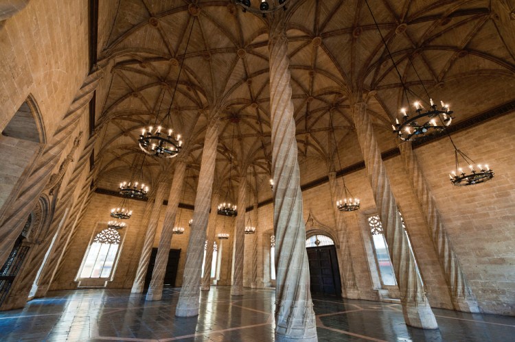 Valencia Lonja de la Seda renaissance Silk Exchange interior