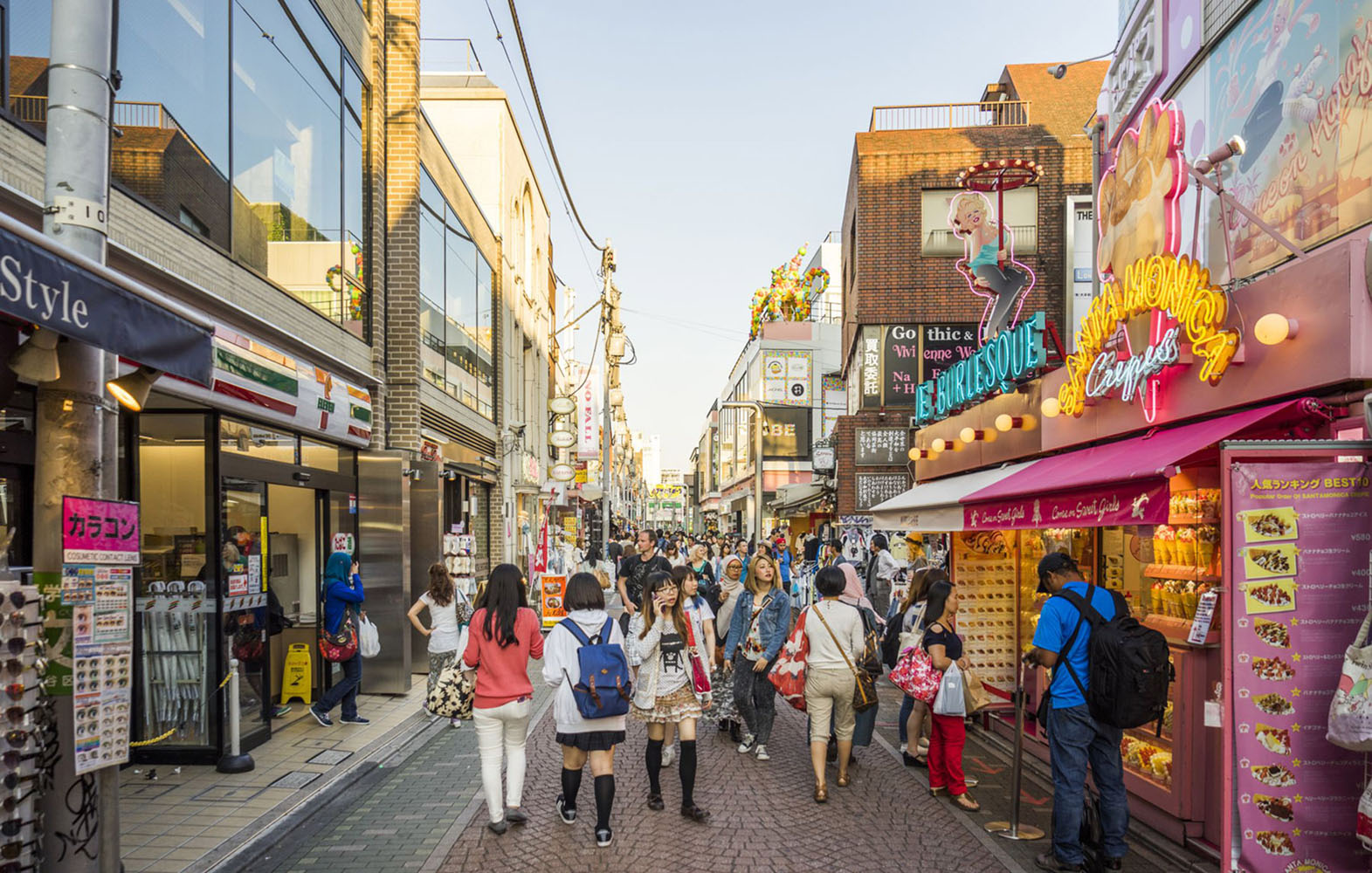 Crowded Takeshita shopping street in Harajuku fashion district. Tokyo, Japan,