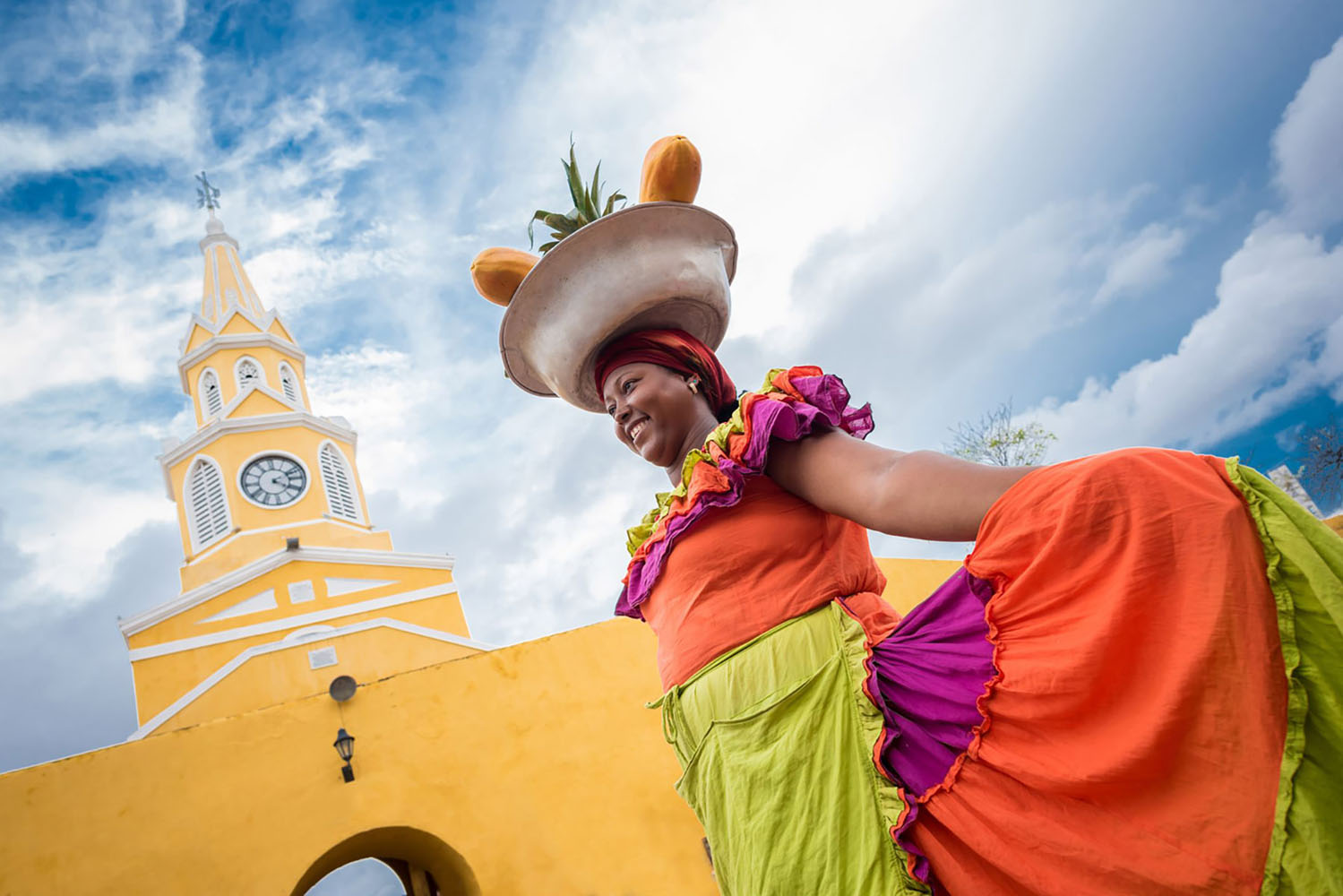 Palenquera selling fruits in Cartagena