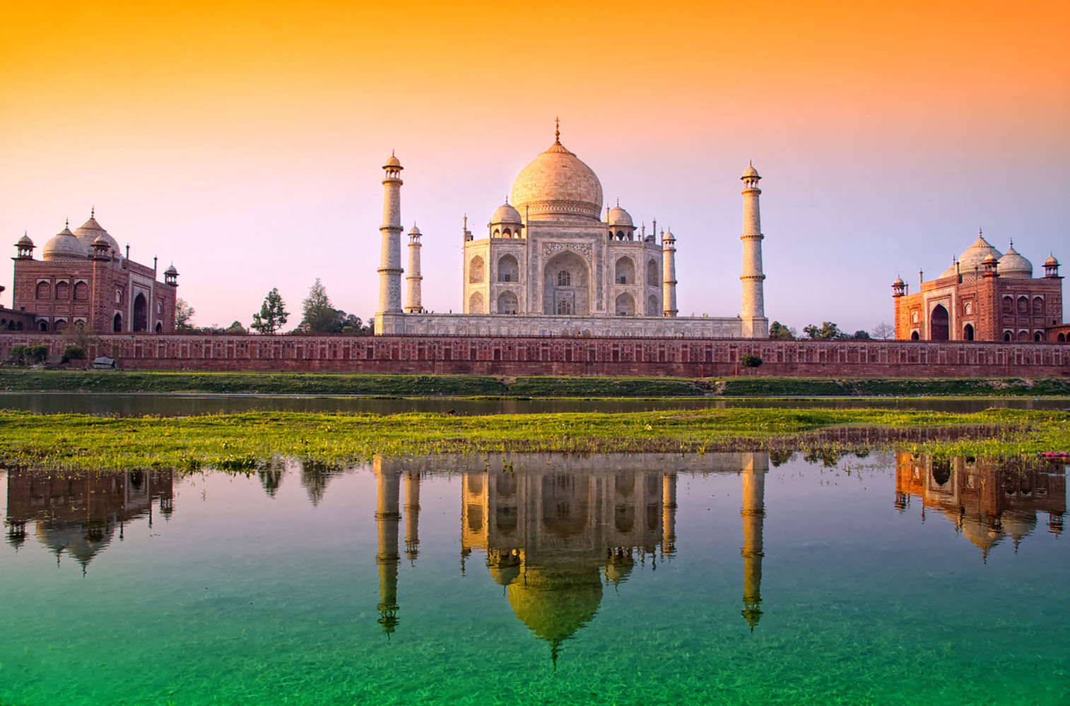 No visit to India is complete without taking it in the Taj Mahal.