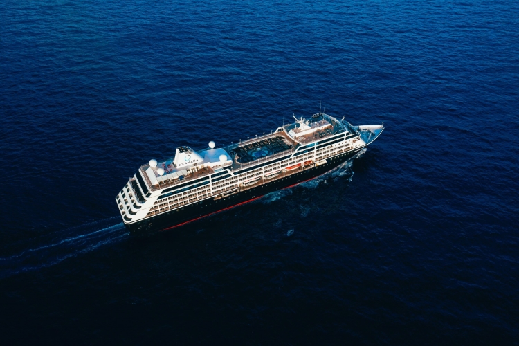 at sea Photo