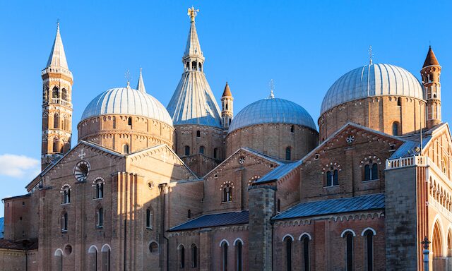 Padua and Transfer to Venice Marco Polo Airport Photo